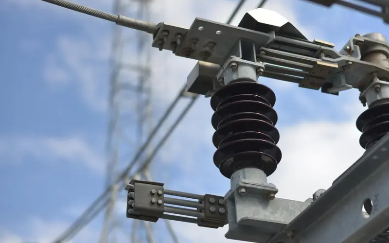 35岁少妇深陷网恋，被骗光家产，丈夫一怒之下提出离婚