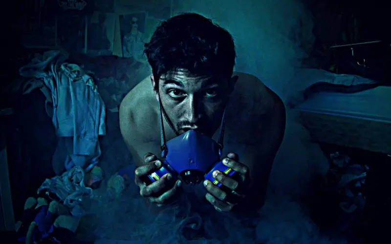 现代男子情感图鉴：止于space，掩于蹦迪