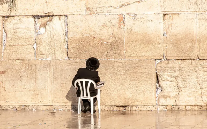 一个爱你的男人，在你面前一定是个色狼！