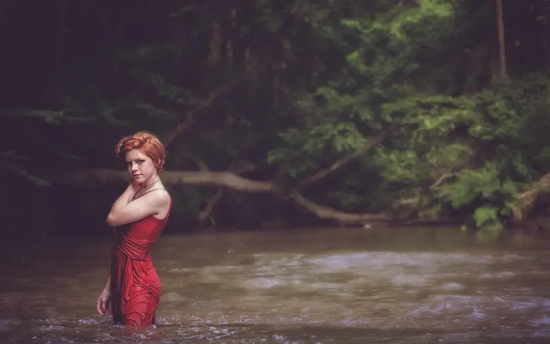 年入百万女网红为爱宠暴打孕妇，这样的女人“我配不上”