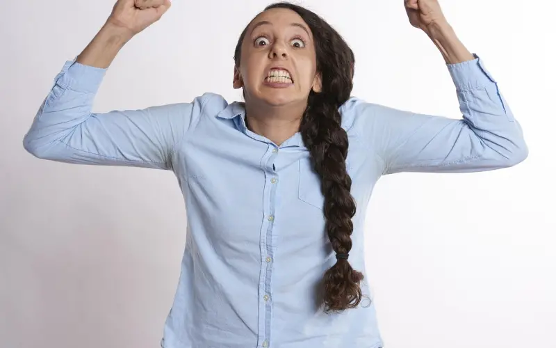 十年感情，因父母不同意而分手，我该挽回吗？