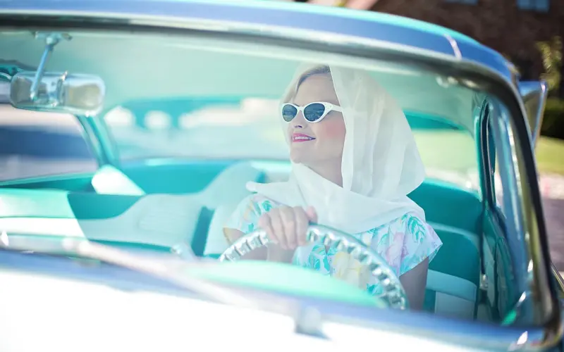 十年感情，两年婚姻，老公出轨怎么办？