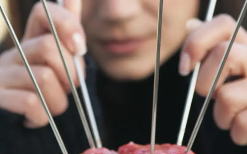 卑微到尘埃，真的就能挽回他的心吗？