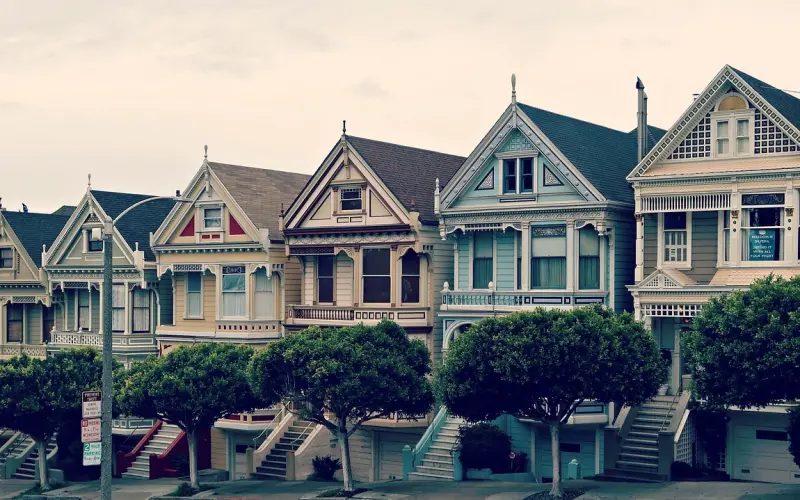 不会几招沟通技巧，不足以聊情趣