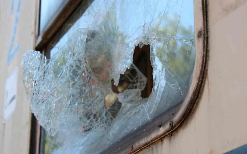 情感咨询：老公爱db，婚后一直欠债怎么办