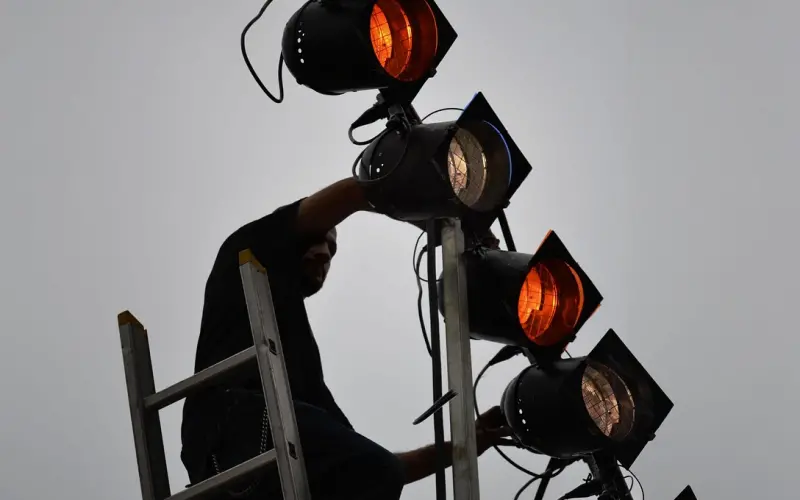 【情感咨询】他是因为不爱我，还是因为亏欠我？