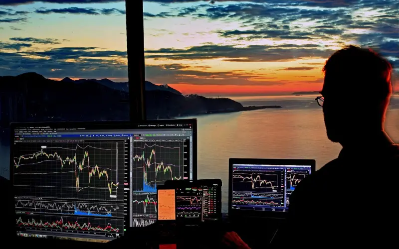 情感咨询：我该向现任隐瞒曾经交往过外国人的感情经历吗？