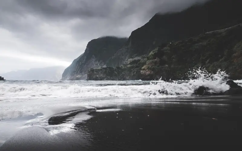 情感咨询：婚前应该坦白情史吗？