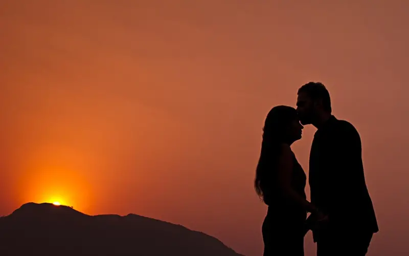 情感咨询：新婚老公出轨，女人你在自暴自弃吗？