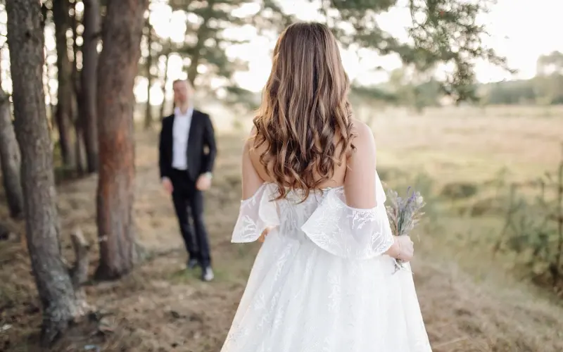 为了巨额财产，他把孕妻推下了悬崖：婚姻中最可怕的不是穷，而是嫁给这样的男人