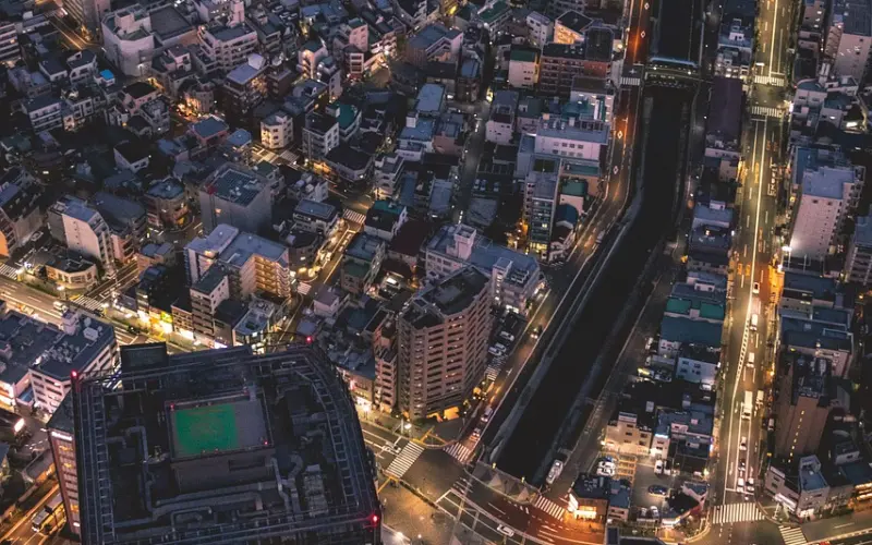 从一个女人看她背后的男人，准！