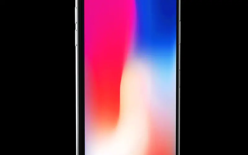 “女孩子还是不要买iphone X了。”