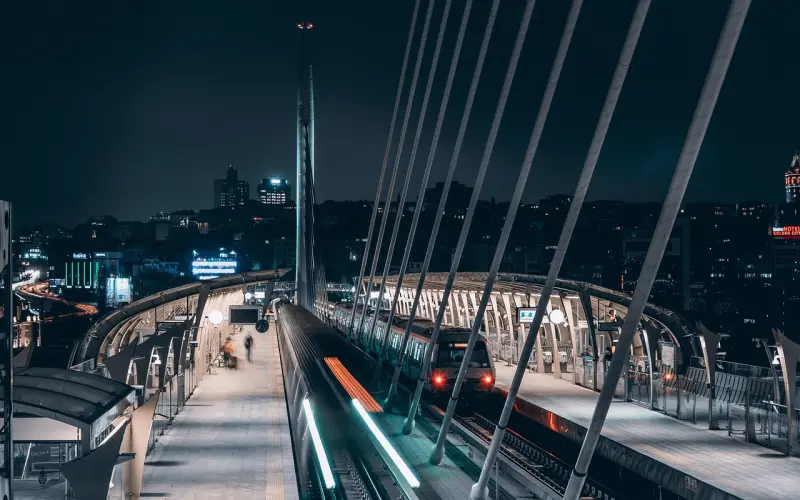 “现在的女孩都太拜金了！”嗯，屌丝都这么说