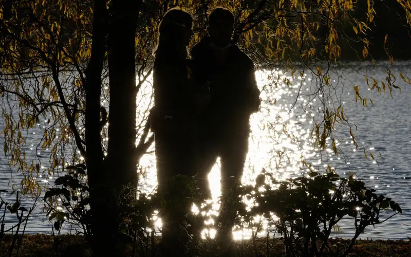 他其实一点儿也不喜欢你。