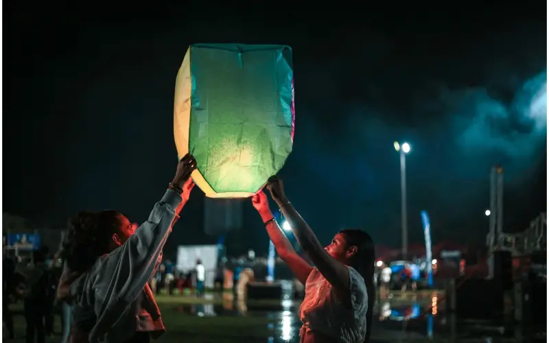 亲爱的，这并不是爱情