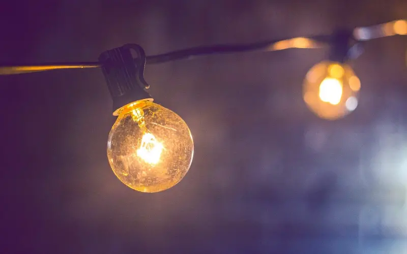 如何搞定约会时的“电灯泡”