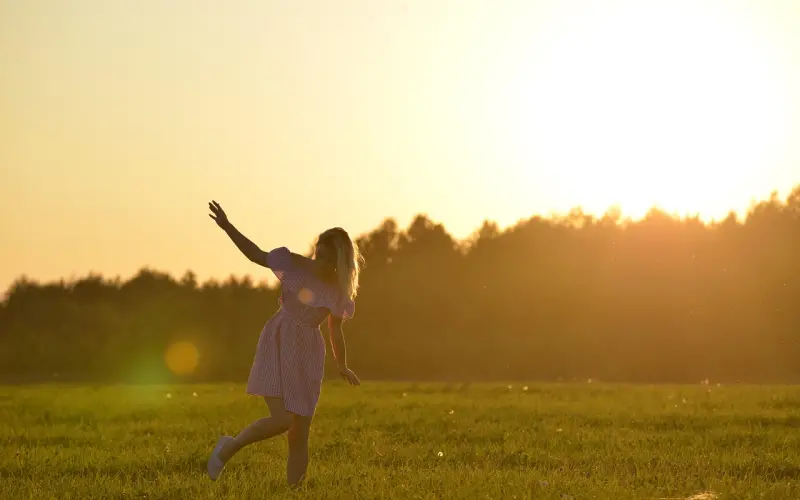 如何知道一个人喜不喜欢你？