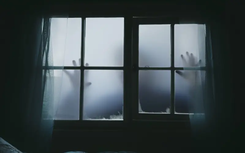 分手后如何利用神秘法则，让男人主动求你复合？