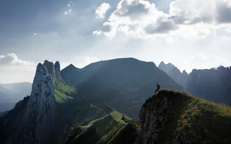 如何挽回前男友：挽回标榜自由的双子男,针对这点3招让他跪求你