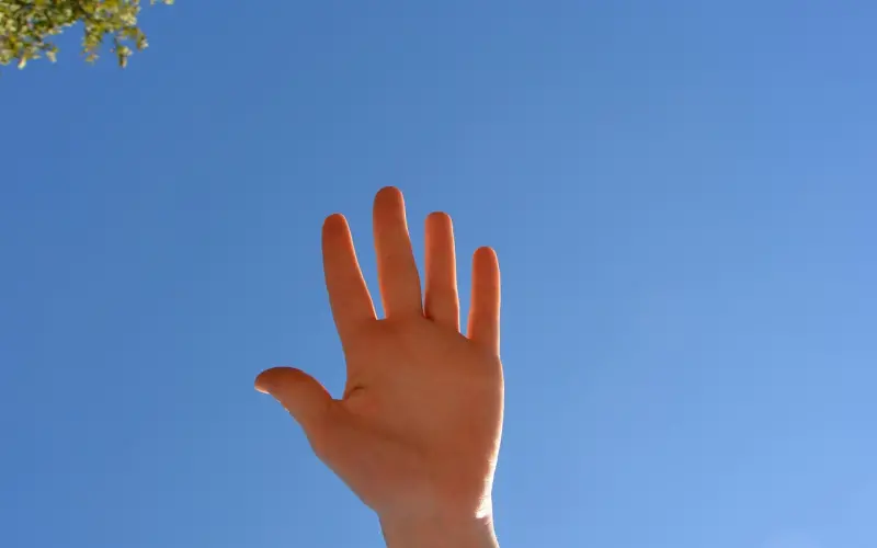 老公抛弃你怎么挽回他的话？【情感专家指导】