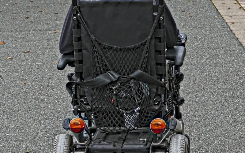 总是怀疑伴侣出轨，如何解除重度信任危机？