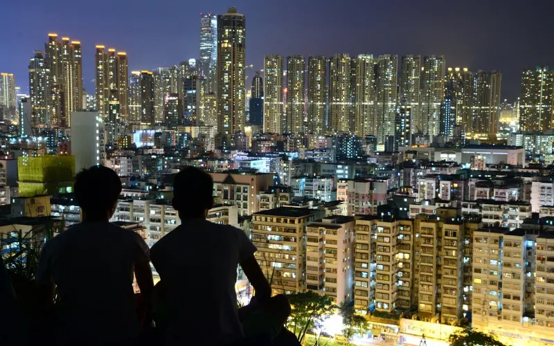 每年只见一次，总觉得他不在乎我，这段感情还值得付出吗