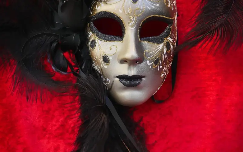 男人对你爱之入骨，会告诉你三个“秘密”！