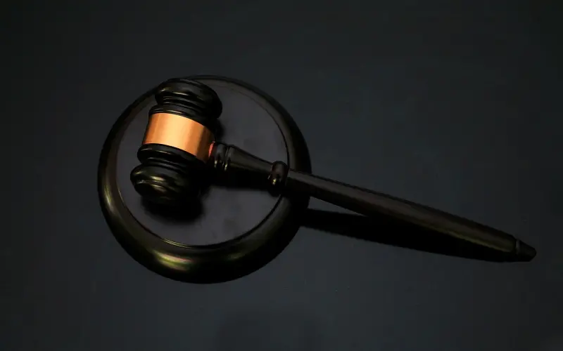 异性之间不介意同做这几件事，基本可以判定关系“暧昧”