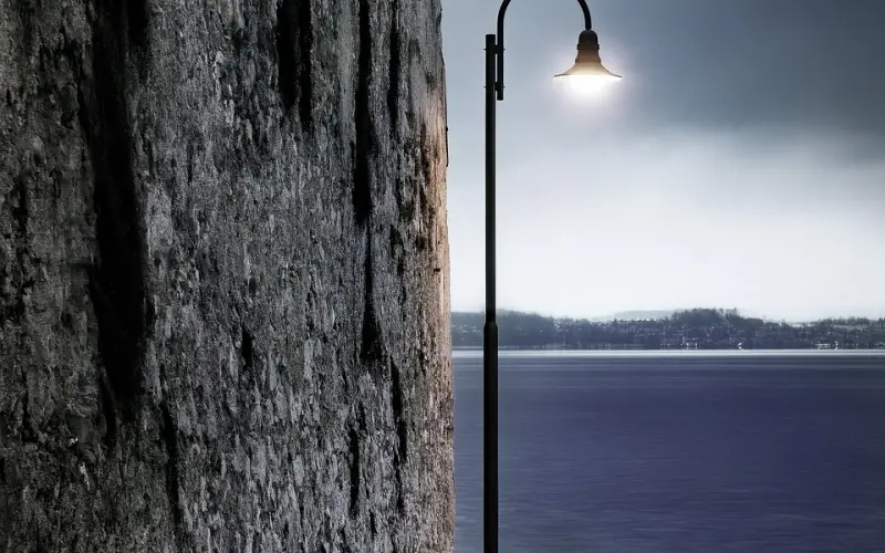 水不试不知深浅， 人不交不知好坏！