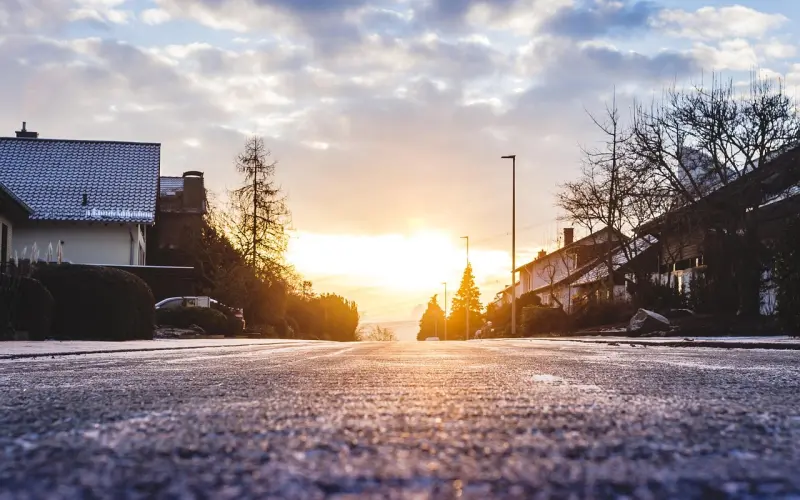 早一点看透这些，也许你们还能走下去，他就不会成为你的前任