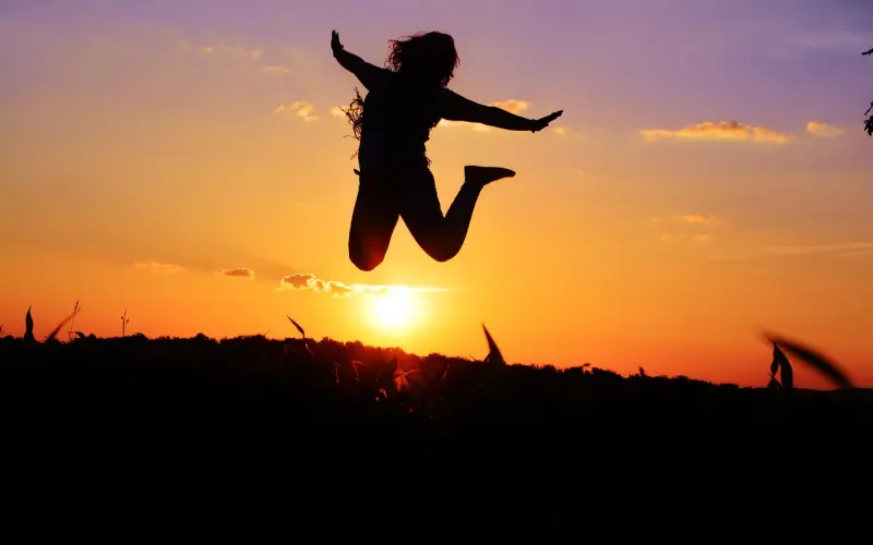 想要真正放下一个人，不妨试试这些方法！