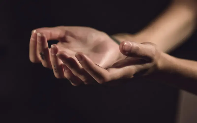 情感咨询：分手后放不下前男友，我该如何挽回？