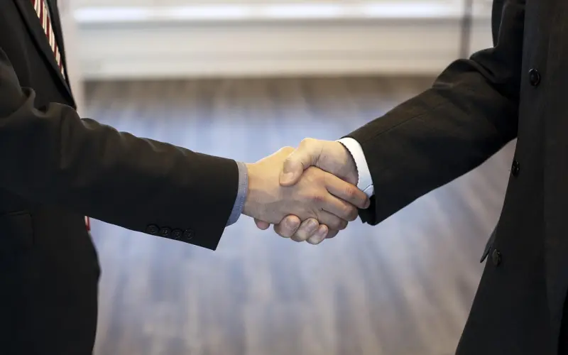 【爱の物语】我们都需学会与岁月握手言和