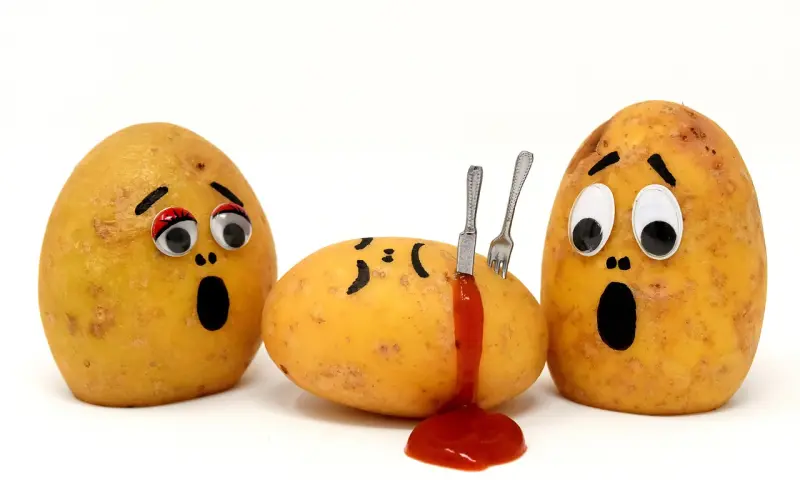 出轨门事件不断，离婚究竟错在谁？