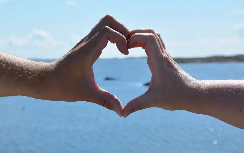 抗拒和他发生关系，是因为不爱他吗？