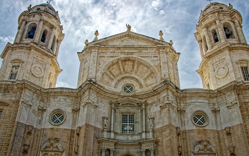 你的女友小题大做?不，是你不知道她在气什么。