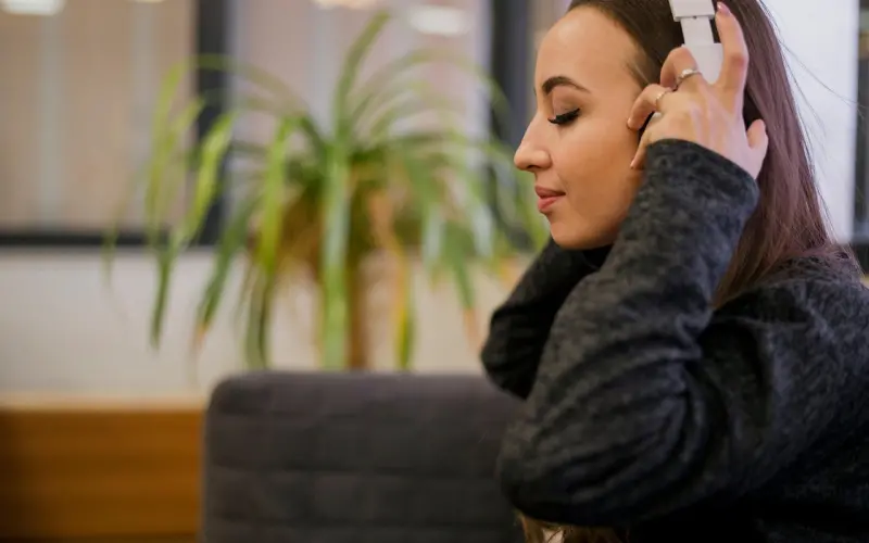 你挽回很痛苦，是因为你总是被催眠！