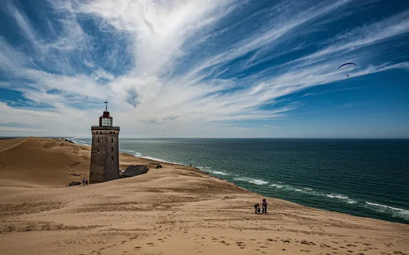 卡尔·拉格菲尔德：这个gay来告诉你，男人该怎样活得极致！