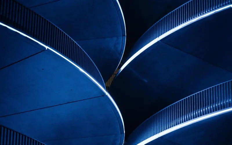 爱是相遇，不是寻找…