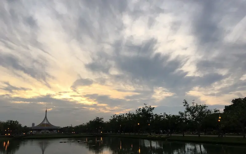 Luang Phor Thongdum 龙婆通丹