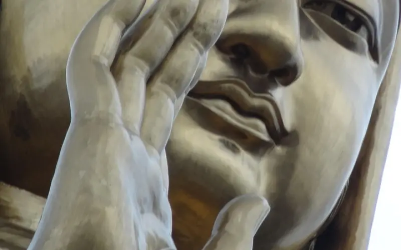 愿每一个好姑娘都光芒万丈，不负光阴