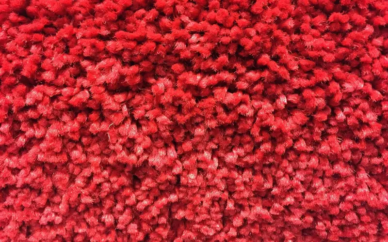 男友总送我廉价礼物，该不该拒绝不收