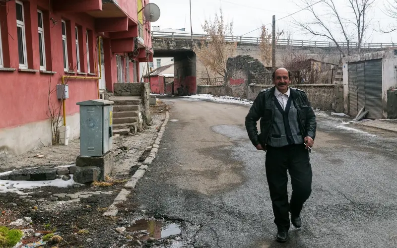 男友不跟我父母打招呼 这段恋情该继续吗