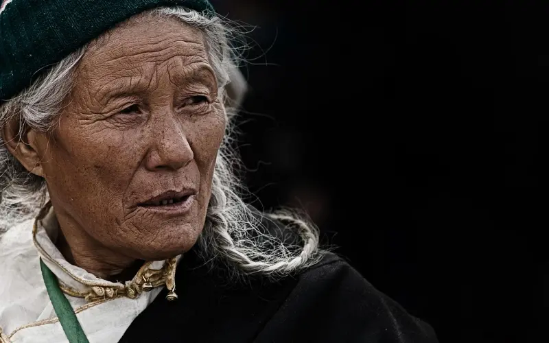 男朋友很吝啬 他不舍得为我花钱怎么办