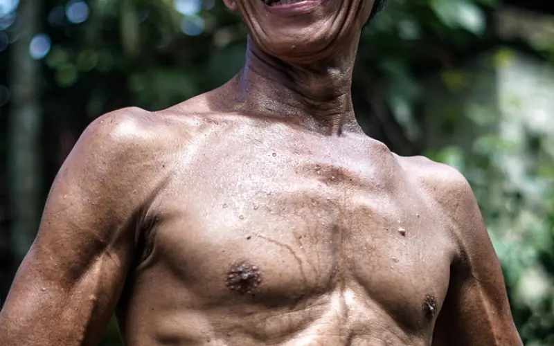 女友不懂拒绝别的男人，我该怎么办？