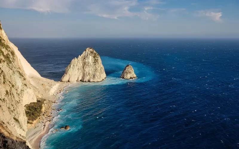 老公出轨对象是同事，妻子该怎么办？