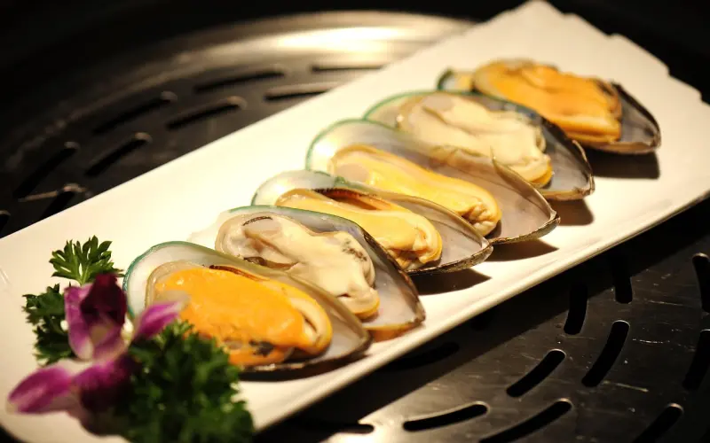 刚认识的姑娘，千万不要“强聊”