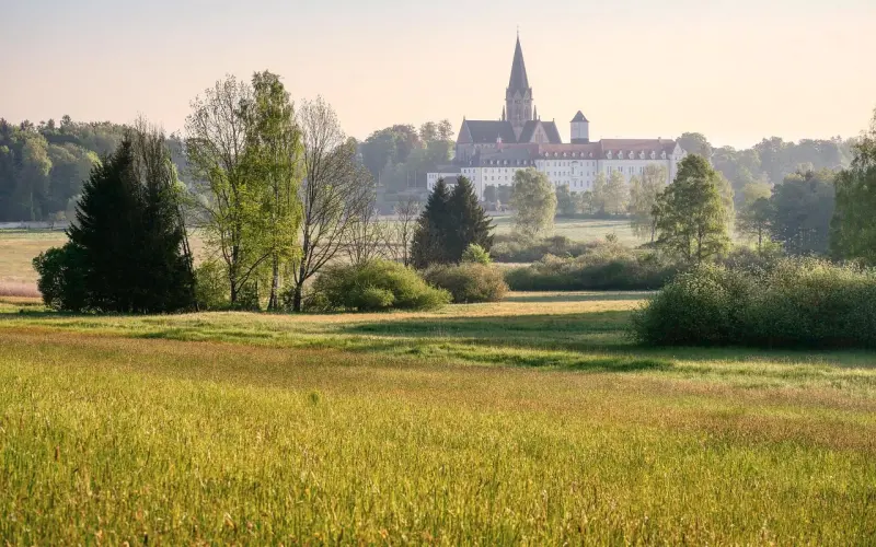 千万别小看那个会涂口红的女人