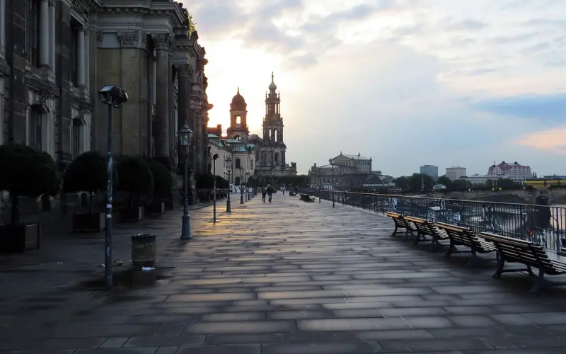 让男人离不开你的九大秘诀