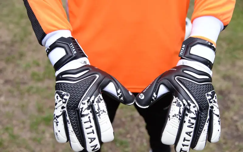 异性之间关系再好，一过中年，无非就是冲着这2个方面去的